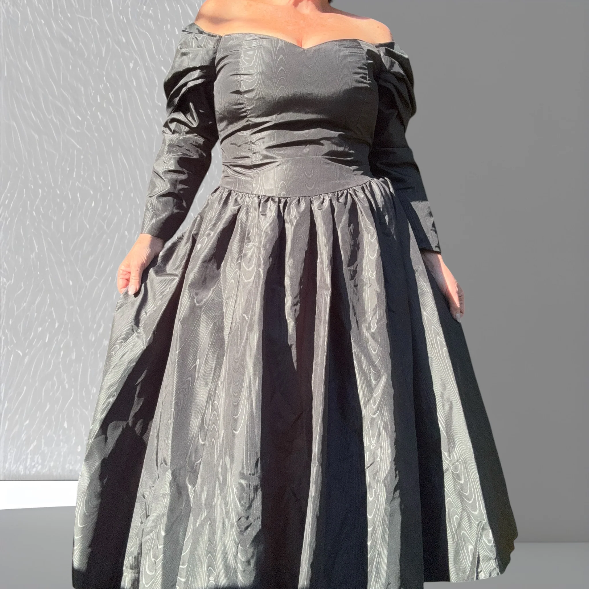 Everlyn Prom Dress Size 12 - Image 4
