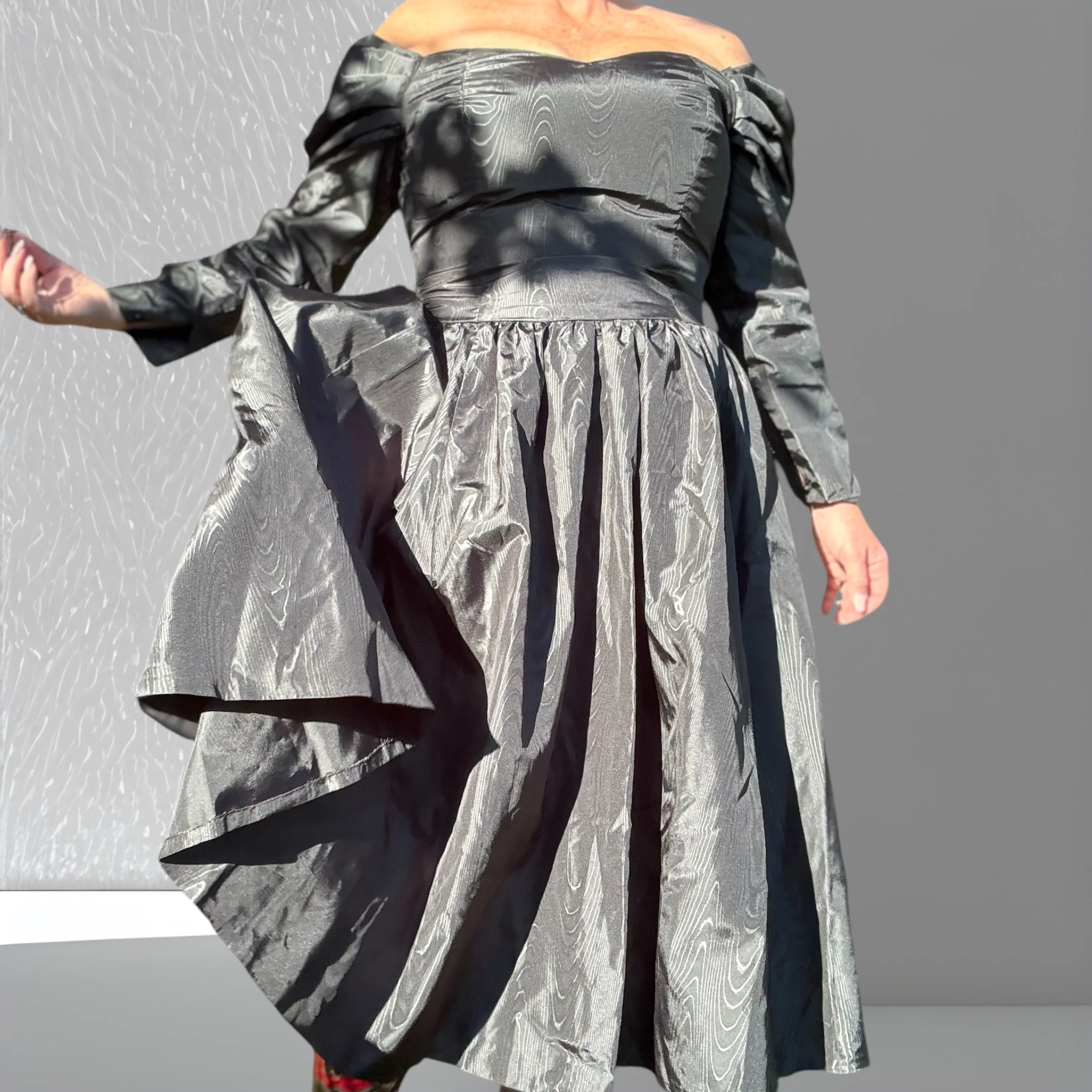 Everlyn Prom Dress Size 12 - Image 5