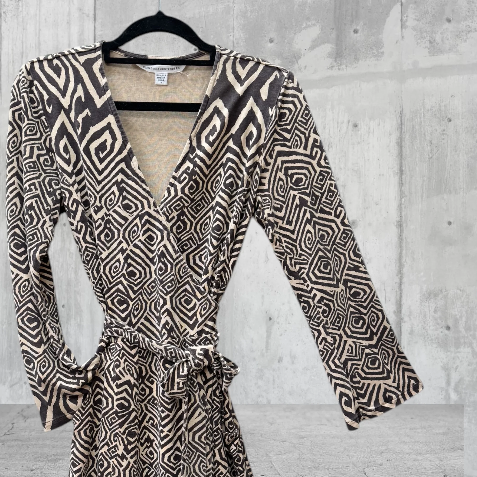 DVF Silk Wrap Dress Size 8 - Image 3