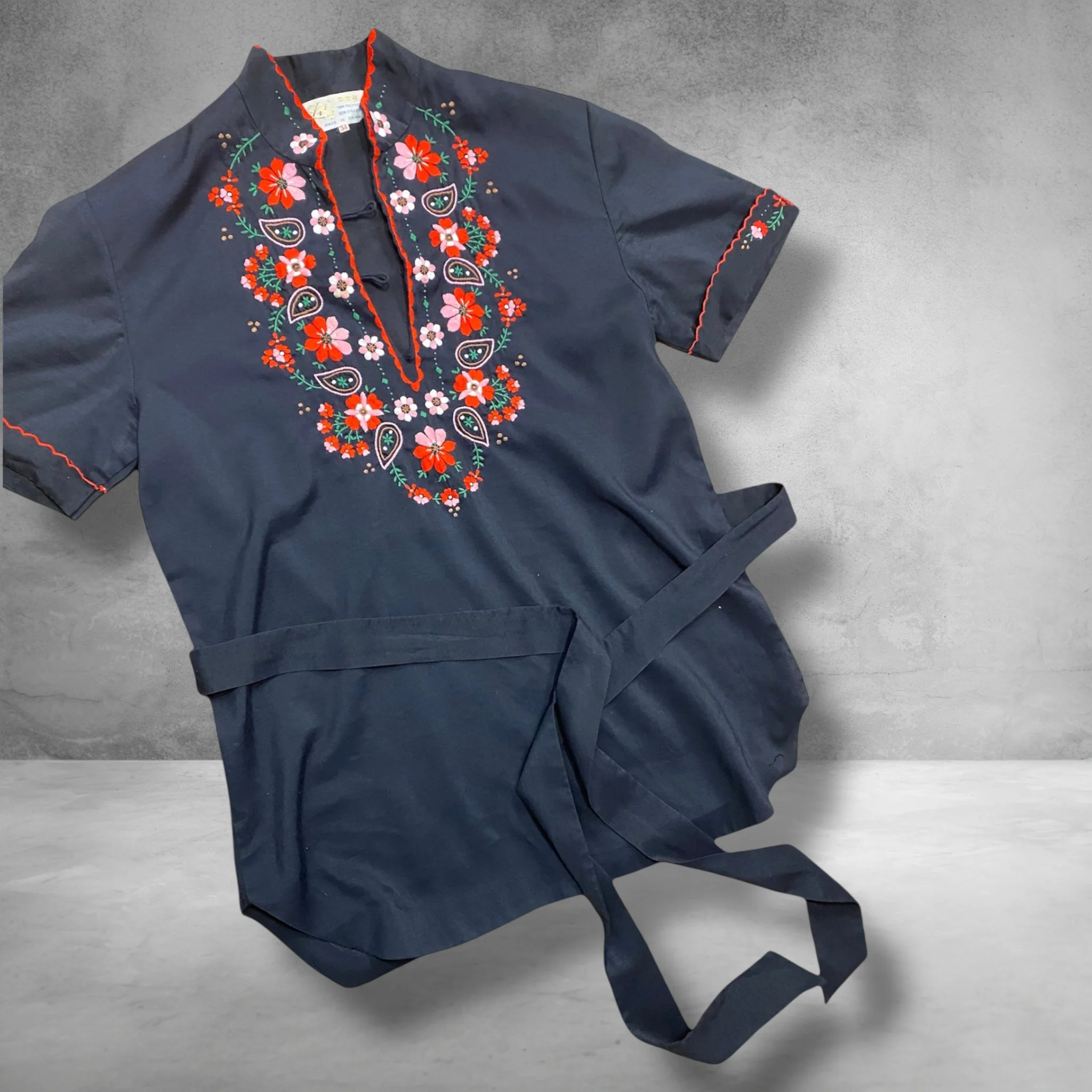 Embroidered Poppy Blouse Size 8 - Image 4