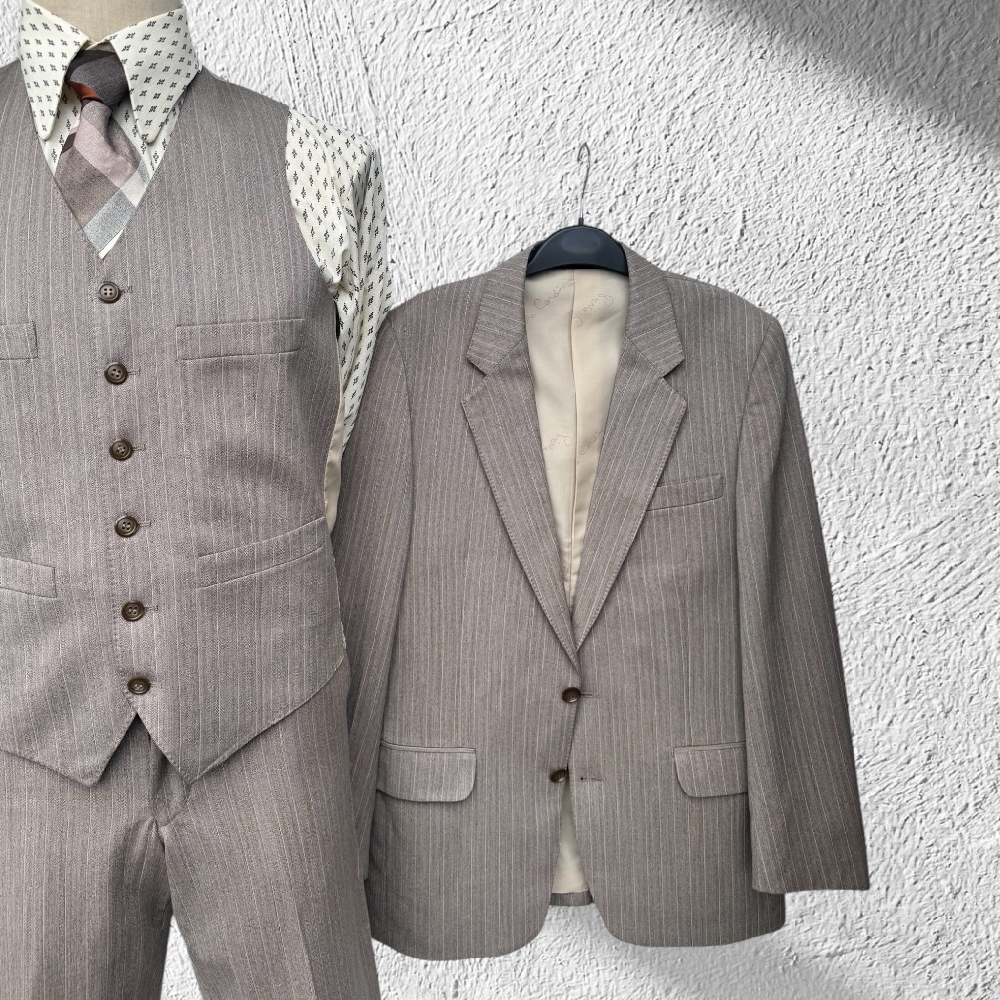Pierre Cardin 3 Piece Suit Size 30” S /10 - Image 3