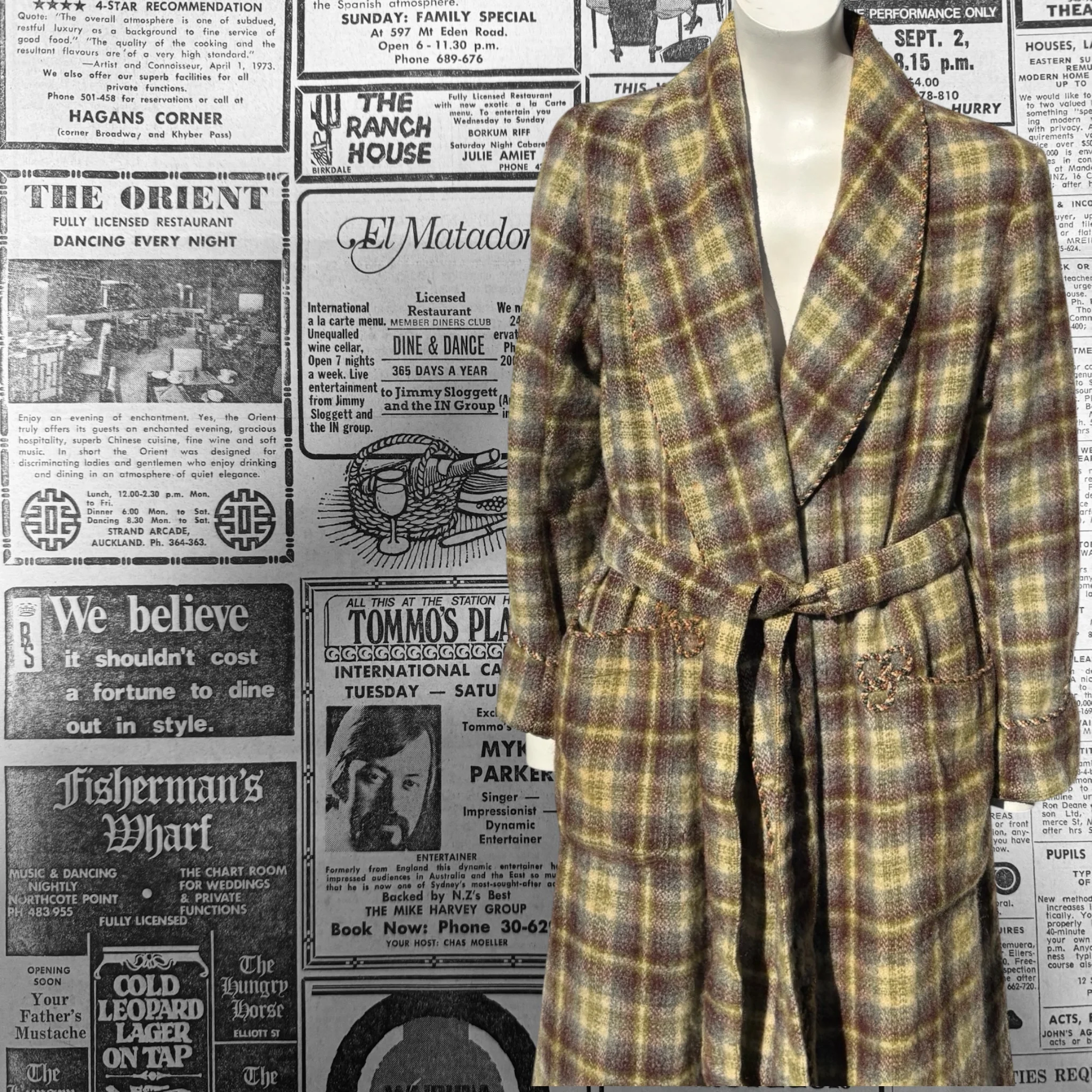 Jagger Robe Size 12 - Image 2