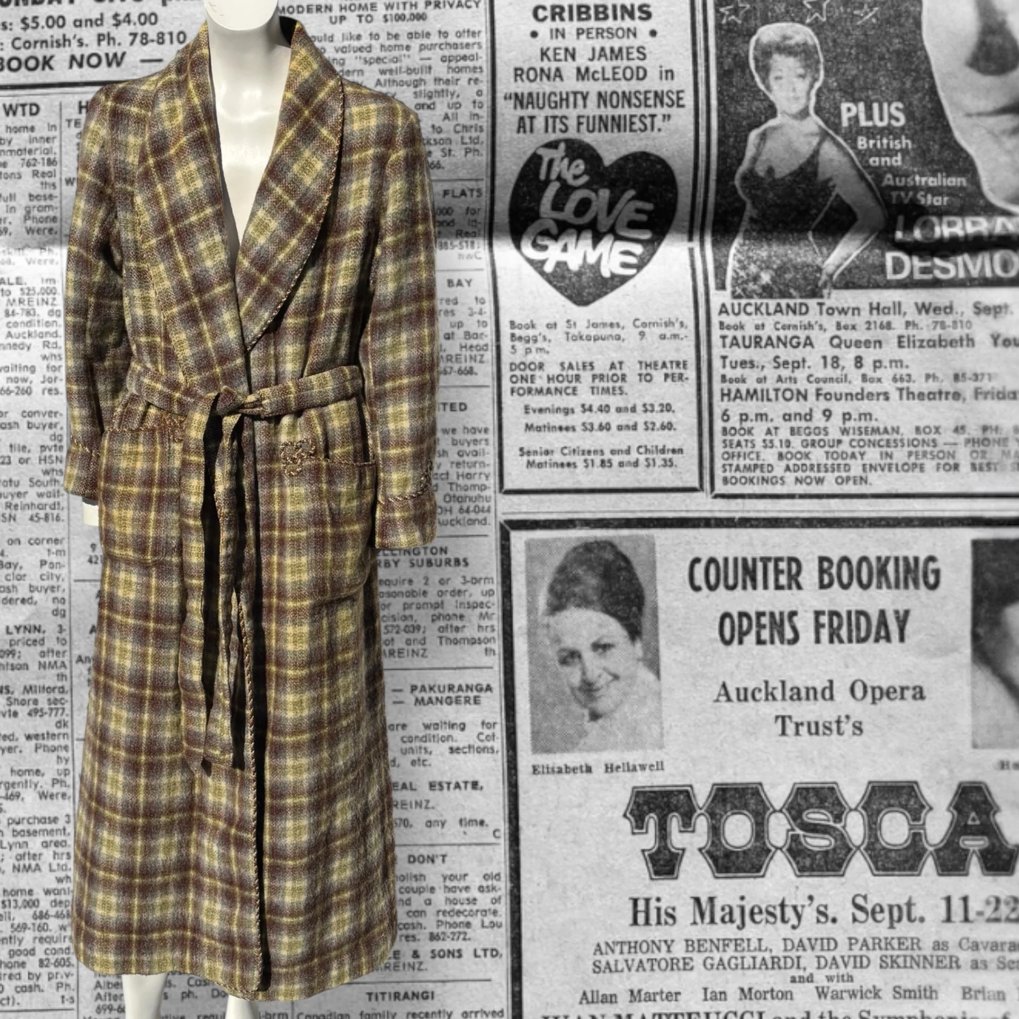 Jagger Robe Size 12 - Image 4