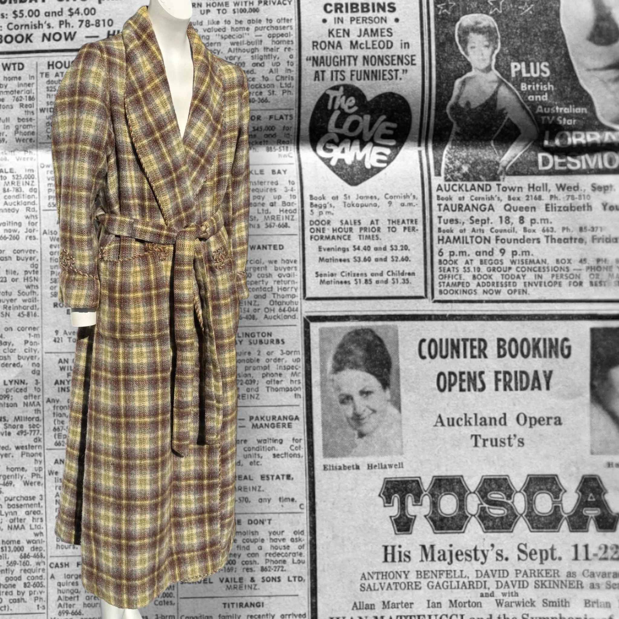 Jagger Robe Size 12 - Image 6