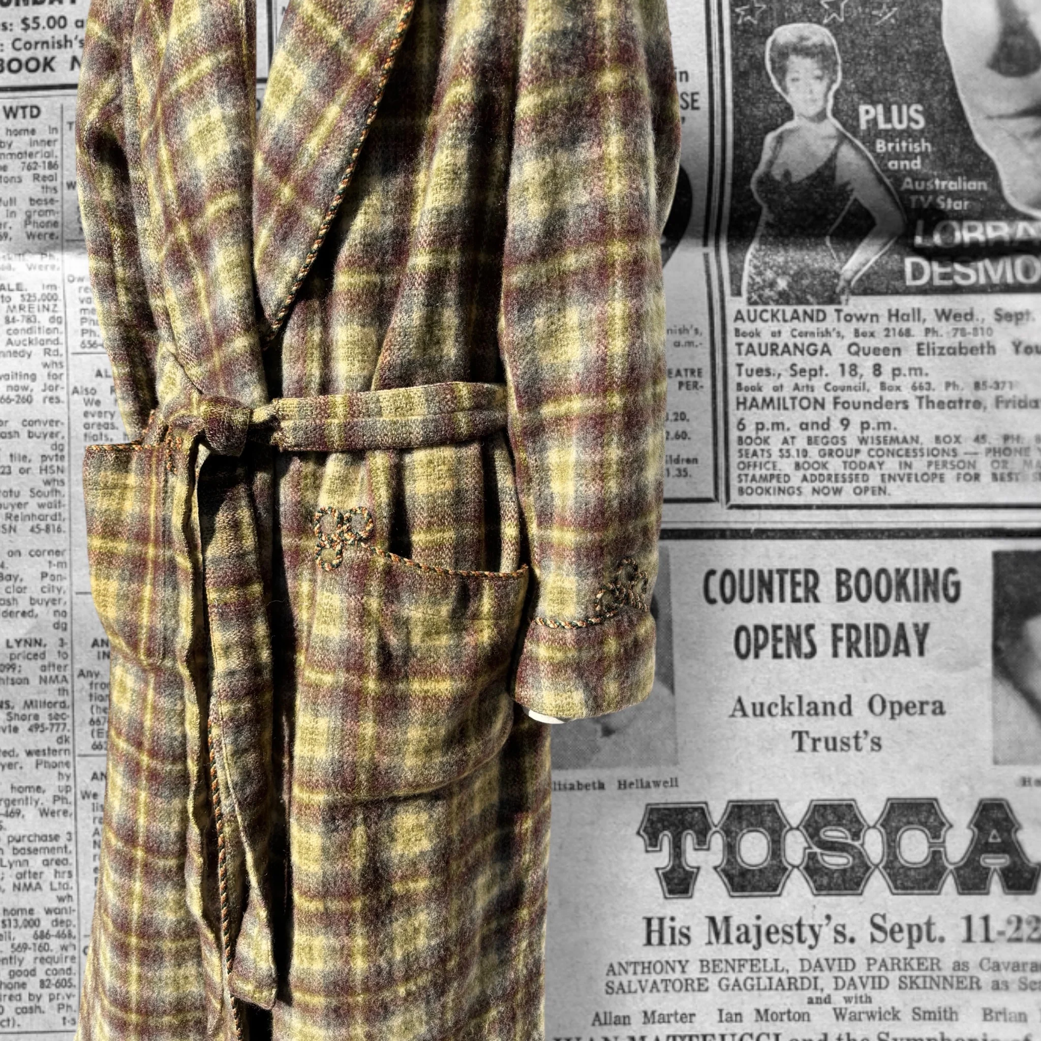 Jagger Robe Size 12 - Image 7