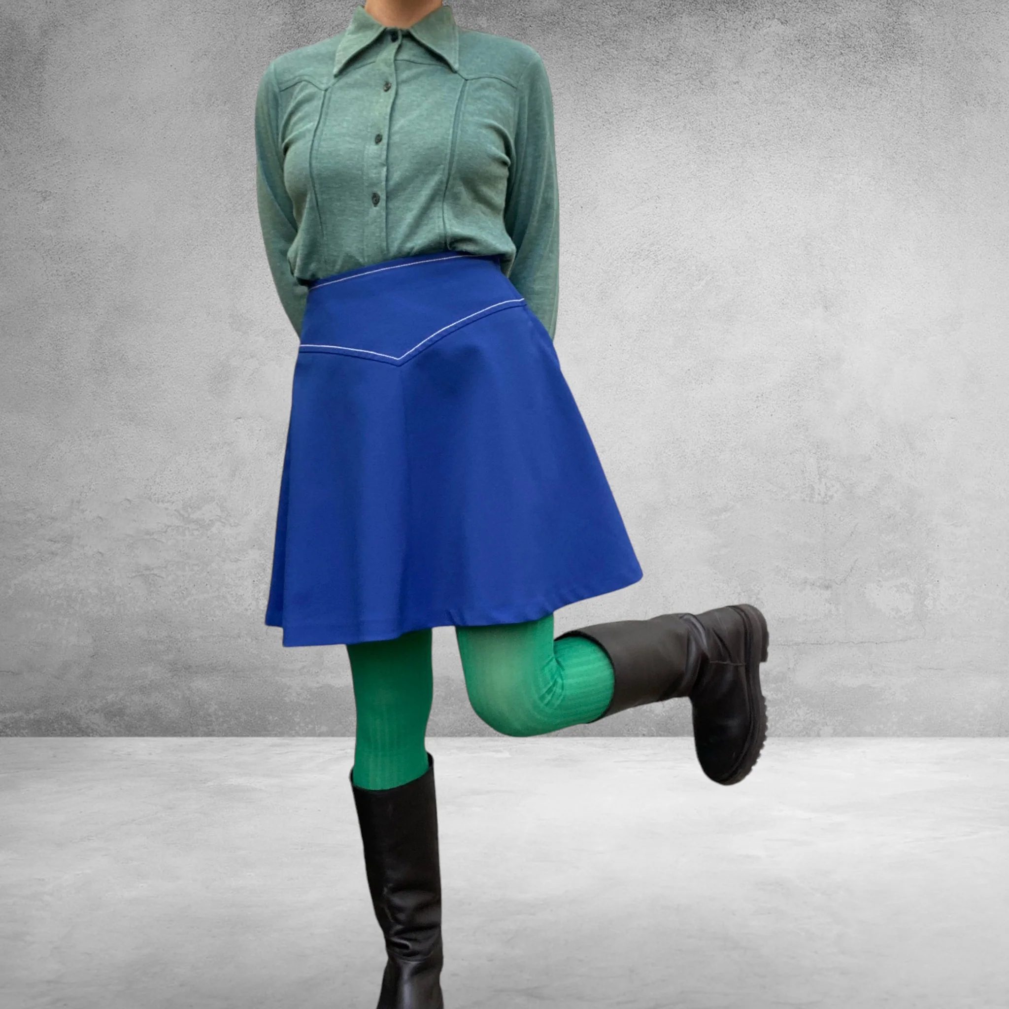 Val Blue Mini Skirt Size 6-8 - Image 3