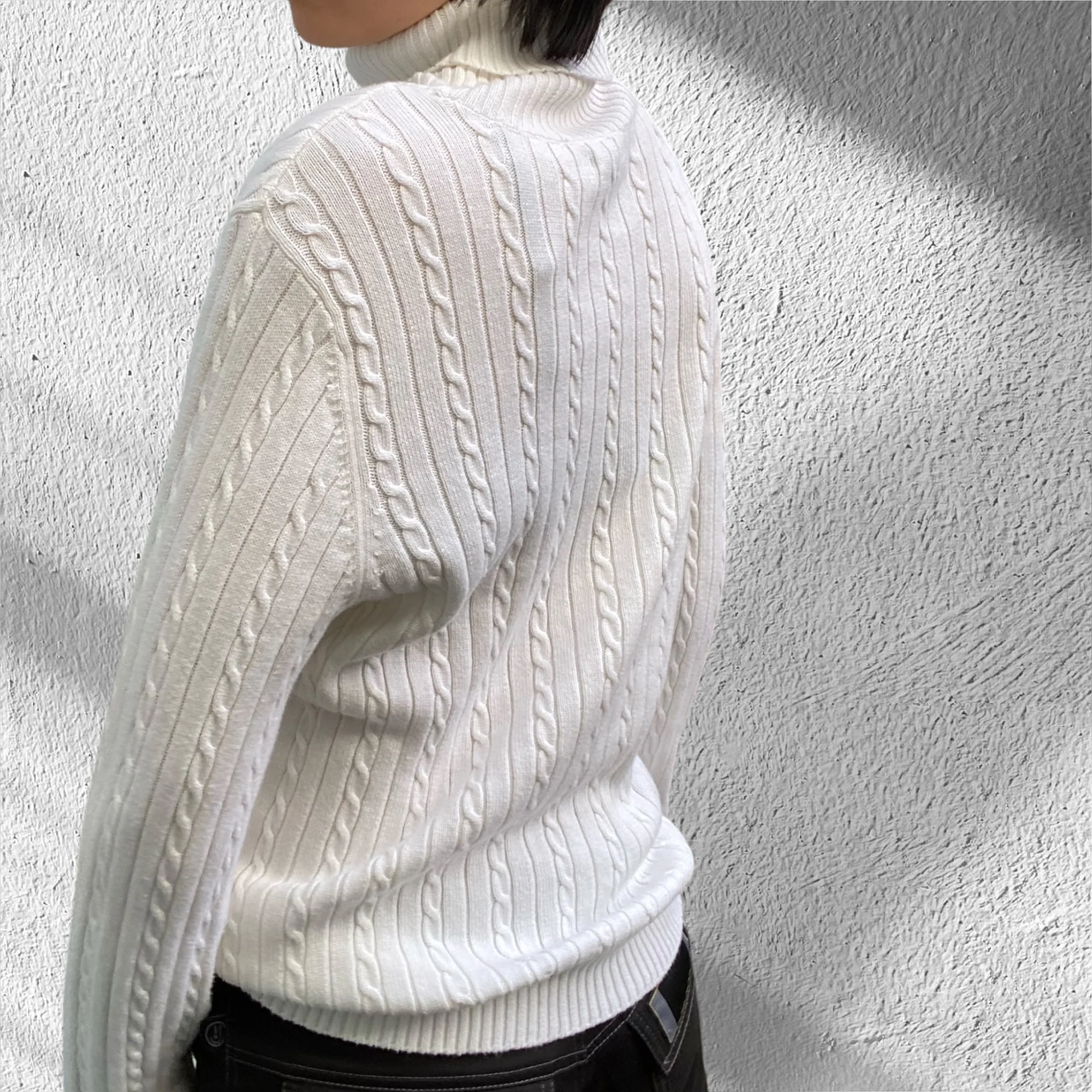 Blair Turtle Neck Size M - Image 2